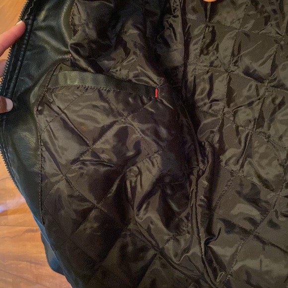 Leather jacket - Picture 10 of 11